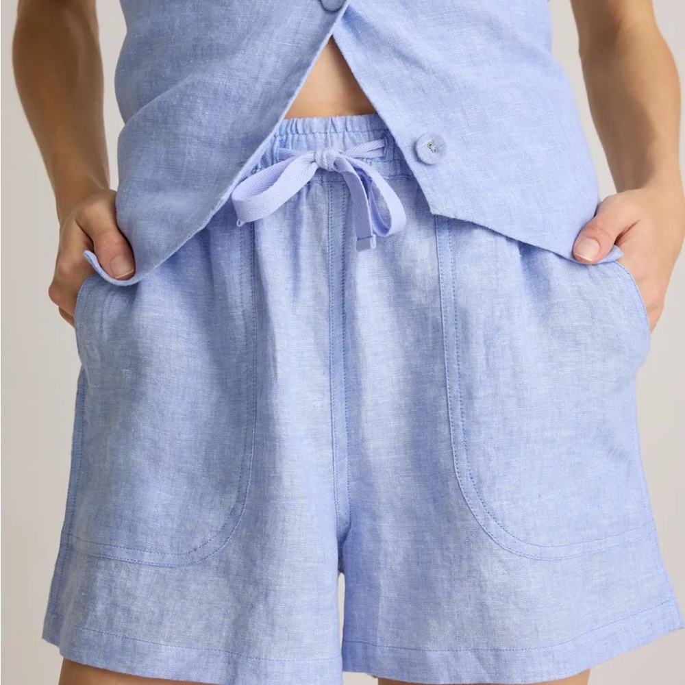 Quince Linen Shorts Color Sand - Picture 3 of 6